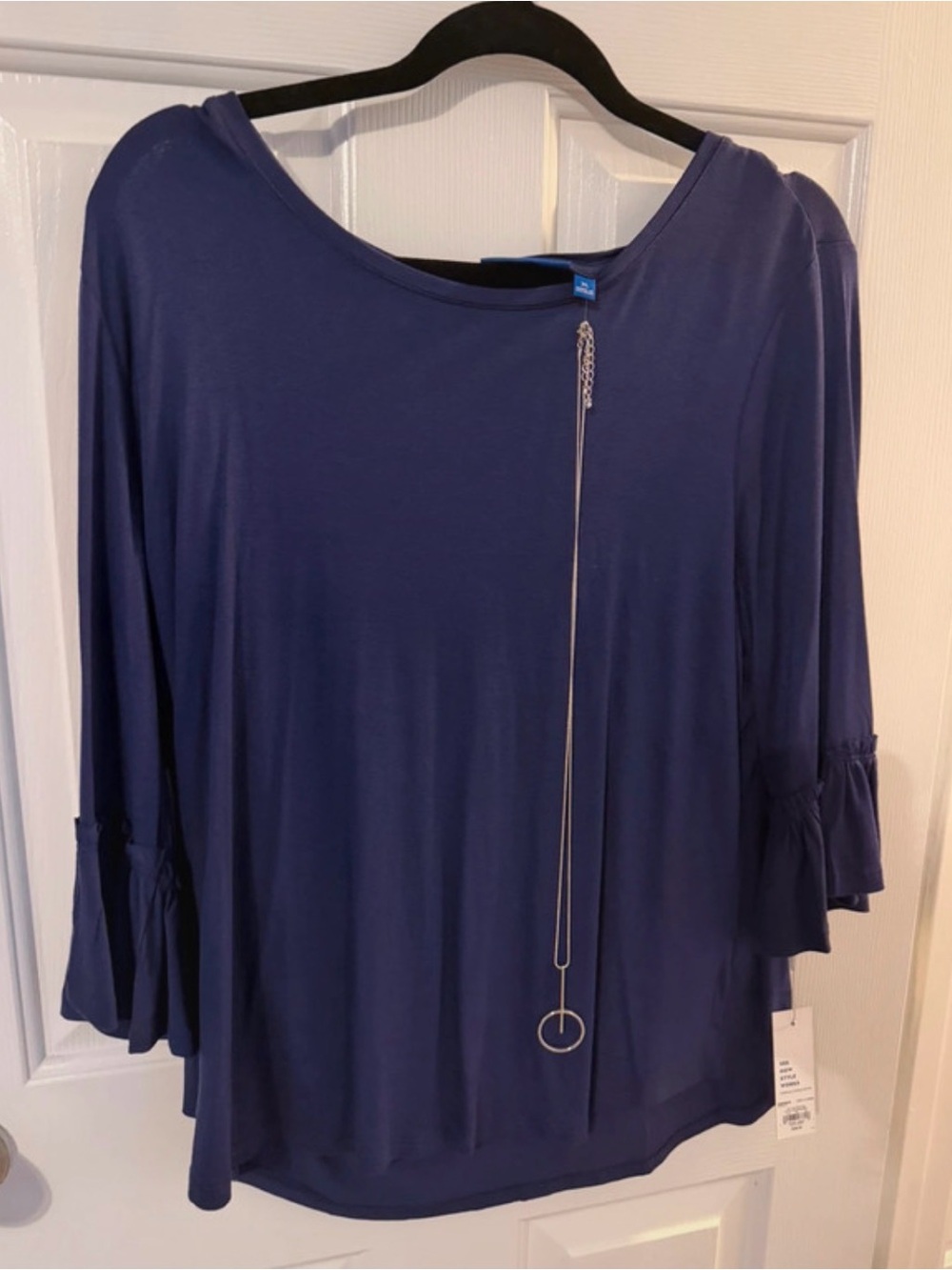 Apt 9 woman's top w necklace ; XL / US 16-18 •New Tag • Apt. 9